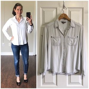 Rubbish travel button down top